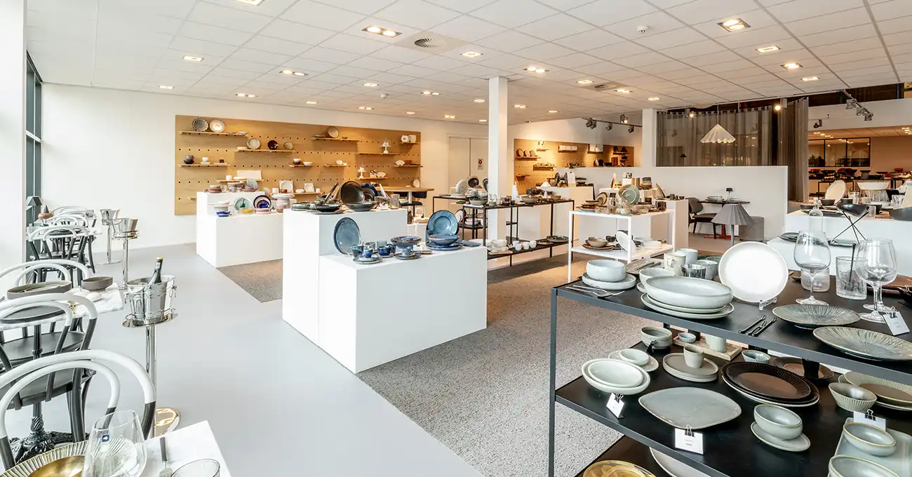 Foto van de showroom binnen bij Jos ten Berg